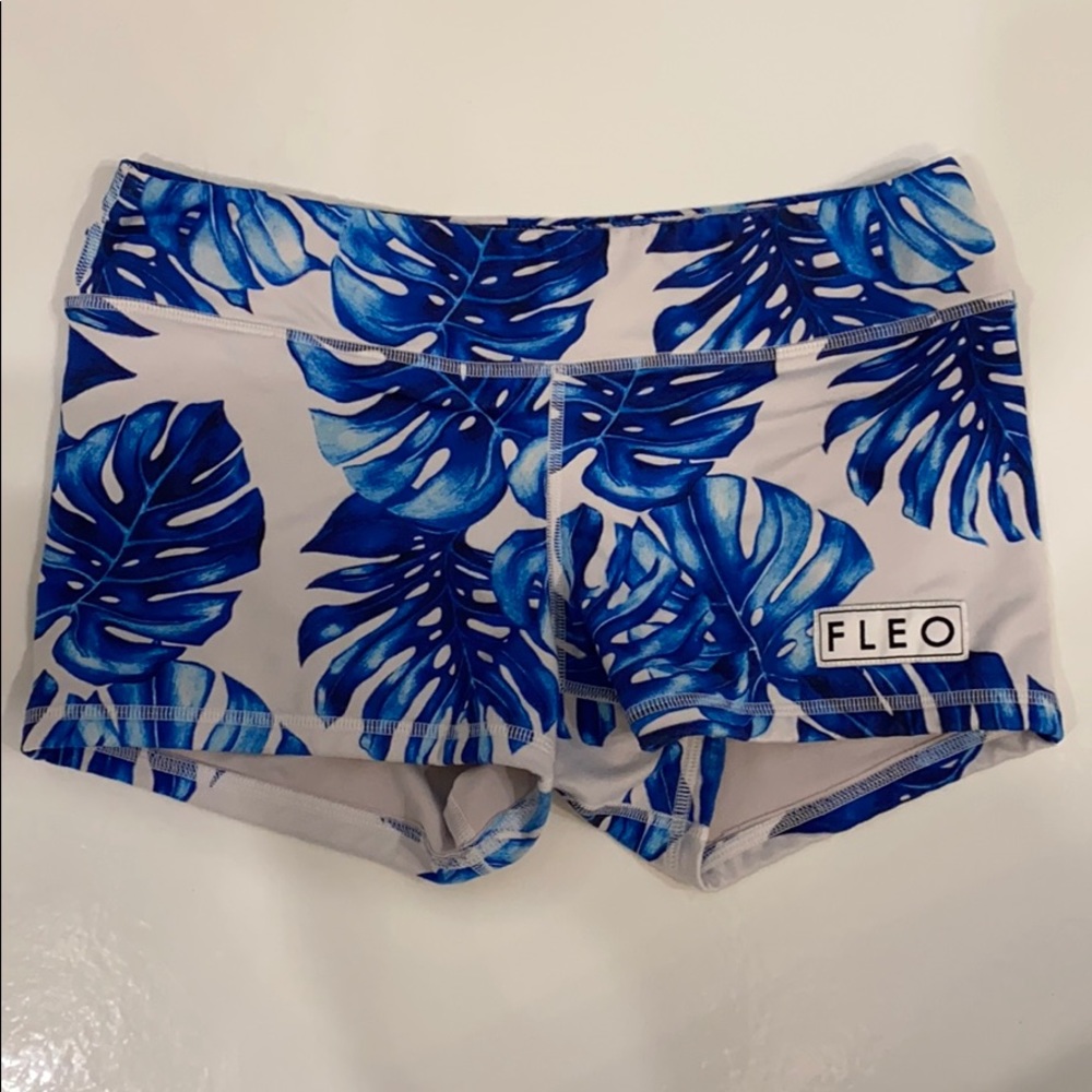 FLEO Leaf Pattern Shorts